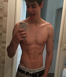 Hot Guys 64 62ed90df8c929.jpg