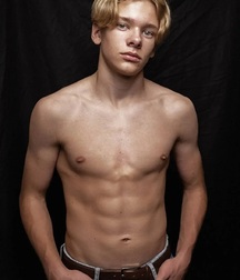 Hot Guys 64 62ed914d21868.jpg