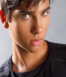 Hot Guys 64 62ed9189c032e.jpg