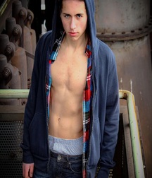 Hot Guys 64 62ed91cbd3a86.jpg