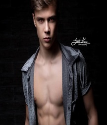Hot Guys 64 62ed91ead0e8c.jpg