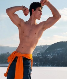 Hot Guys 64 62ed920beae6b.jpg