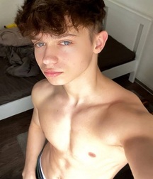 Hot Guys 64 62ed922c20d25.jpg