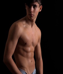 Hot Guys 64 62ed923d2ae3a.jpg