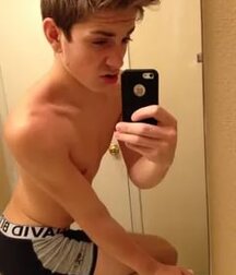 Tiago Gay Tube Twink Boy Selfies 600e9b08a0436.jpg