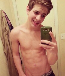 Tiago Gay Tube Twink Boy Selfies 600e9b18e0566.jpg