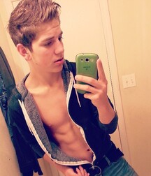 Tiago Gay Tube Twink Boy Selfies 600e9b8a12b69.jpg