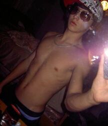 PC0002 Shirtless Guys Gay Tube 600742009c659.jpg
