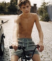 PC0002 Shirtless Guys Gay Tube 6007428fac81f.jpg