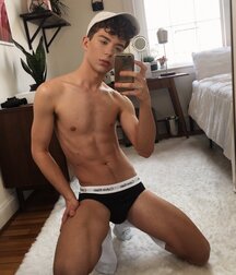 Chris Walsh The Star Gay Tube 6050c9fe5e289.jpeg