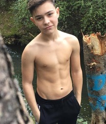 Hot Solo Shirtless Boys Porn 6029946e0dc68.jpg