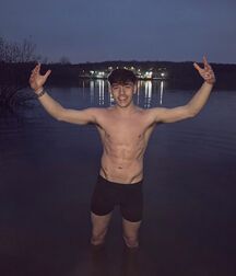 Hot Solo Shirtless Boys Porn 602995178c0c2.jpg
