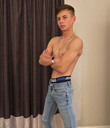 Hot Solo Shirtless Boys Porn 6029952215e1d.jpg