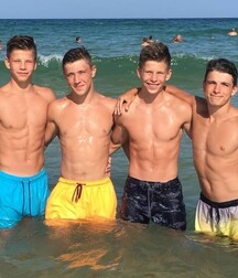 Hot Mixed Group Boys Tube 2 60317ca0d8080.jpg