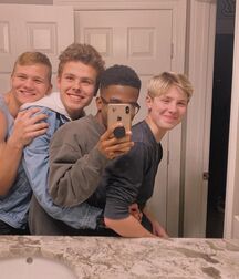 Hot Mixed Group Boys Tube 2 60317cc03035f.jpg