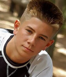 Hot Solo Boys gay tube twinks 60396f1f0b745.jpg