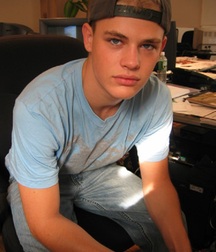 Hot Solo Boys gay tube twinks 60396f4086763.jpg