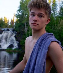 Hot Solo Shirtless Boys Tube 5 604403d298175.jpg