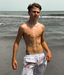 Hot Solo Shirtless Boys Tube 5 604403f67aae9.jpg