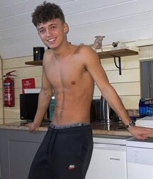Hot Solo Shirtless Boys Tube 5 6044042499377.jpg