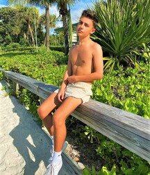 Hot Solo Shirtless Boys Tube 5 6044043fb8f8b.jpg