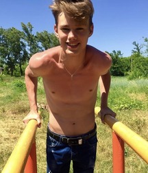Hot Solo Shirtless Boys Tube 5 6044044795b15.jpg