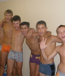 Hot Mixed Group Boys Straight Gay Tube 7 60609391487ef.jpg