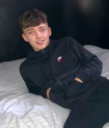 Hot Solo Boys Gay Tube Selfies 60944ada70567.jpg