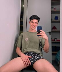 Hot Solo Boys Gay Tube Selfies 60944b1a1312a.jpg
