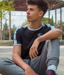 Hot Solo GayBoysTube Guys 60aa8a011acee.jpg