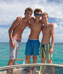 Gay Tube Hot Mixed Group Boys Porn 10 60abe9ea7e28e.jpg