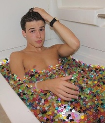 Hot Solo Shirtless Boys Spring Gay Tube Twinks 60ae8128589af.jpg