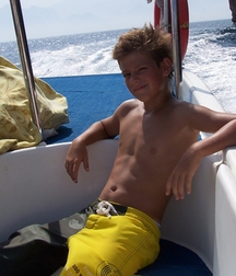 Hot Solo Shirtless Boys Spring Gay Tube Twinks 60ae8133b81e2.jpg