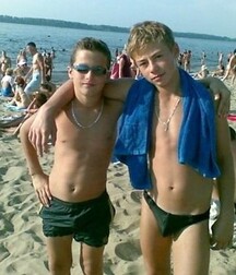 Boys At The Beach Twink Tube 60afd410bbacf.jpg