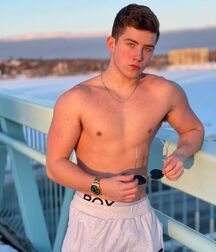 Boys At The Beach Twink Tube 60afd4620a9a9.jpg