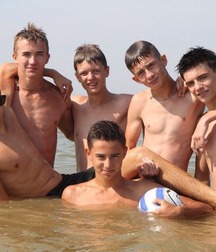 Boys At The Beach Twink Tube 60afd4c27c5b9.jpg