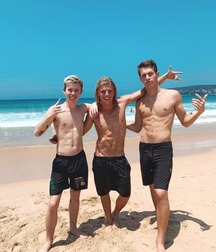 Boys At The Beach Twink Tube 60afd4c720413.jpg