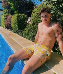 Boys At The Pool Gay Tube 60b8e15ab1946.jpg