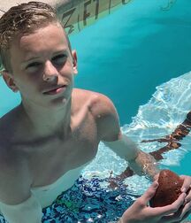 Boys At The Pool Gay Tube 60b8e1ca44595.jpg