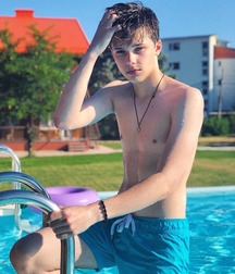 Boys At The Pool Gay Tube 60b8e2b35df65.jpg