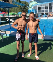 Boys Out In The Sun Twink Tube 60f949724dc67.jpg