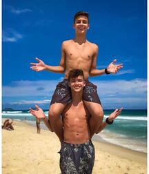 Boys Out In The Sun Twink Tube 60f949da2808e.jpg