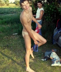 Boys Out In The Sun Twink Tube 60f94a6c2a734.jpg