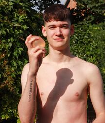 Hot Solo Shirtless Boys Twink Tube 610065fe78bbd.jpg