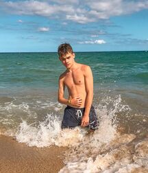 Hot Solo Shirtless Boys Twink Tube 6100660d9a385.jpg
