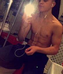 Hot Solo Shirtless Boys Twink Tube 610066a556b40.jpg