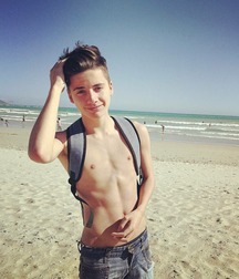 Hot Solo Shirtless Boys Twink Tube 610066de5bb68.jpg