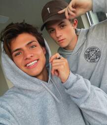 Hot Mixed Duo Boys Twink Tube Selfies 6103308aee2aa.jpg