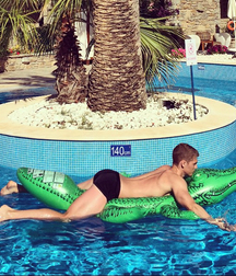 Hot Solo Shirtless Boys Twink Tube 6119403eb671c.jpg