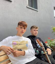 Hot Mixed Duo Boys Twink Tube Sexy 613e42b8ddf5d.jpg
